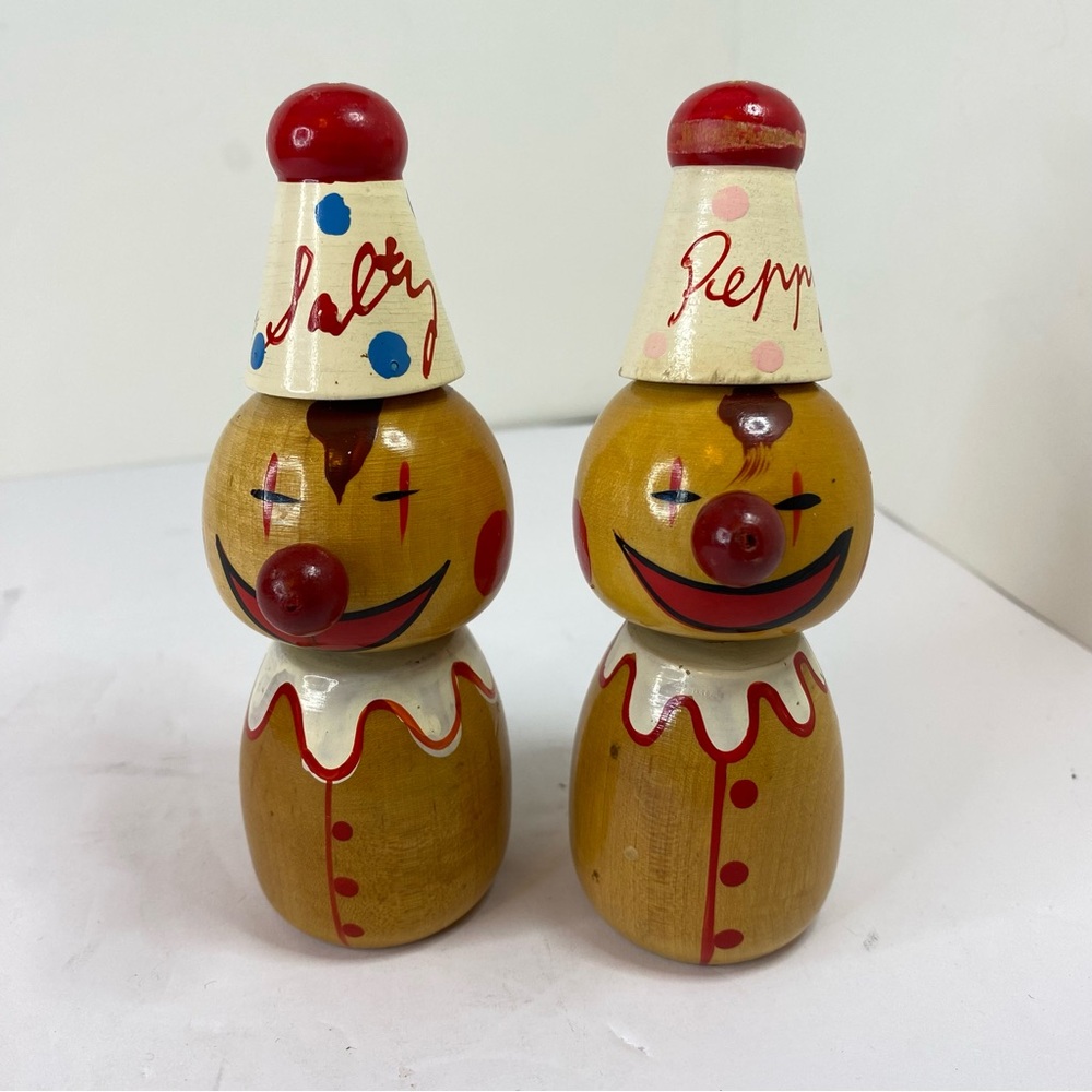 Salty & Peppy Chef Shakers – Vintage Wooden, Handpainted & Ready to Spice Things